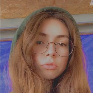 Meet your Posher, Jenessa